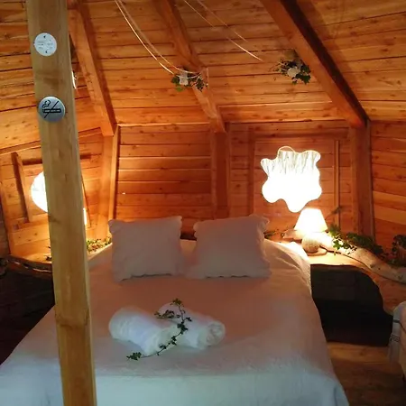 Les Maisons De Chante Oiseau, Maisons, Lodges, Tentes Et Sigonce