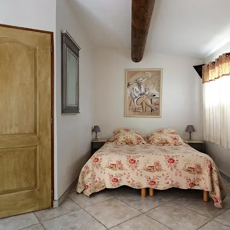 Гостевой дом Les Maisons De Chante Oiseau Sigonce