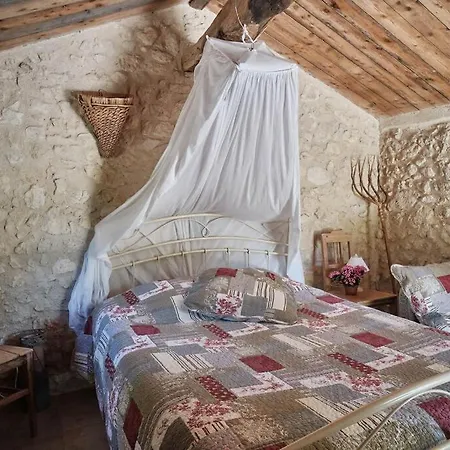 Les Maisons De Chante Oiseau