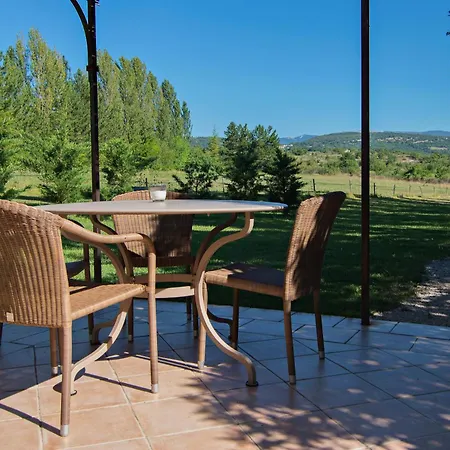 Les Maisons De Chante Oiseau Guest house