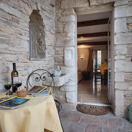 Maison d'hôtes Les Maisons De Chante Oiseau
