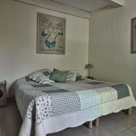 Pensionat Les Maisons De Chante Oiseau Sigonce
