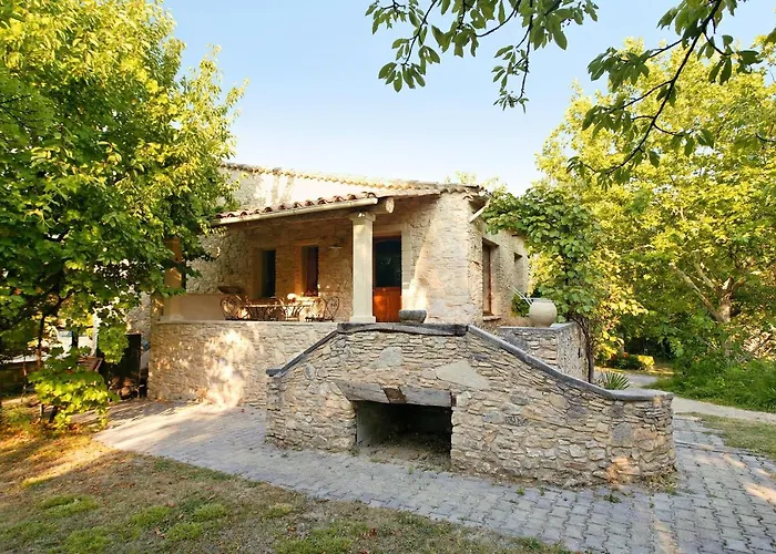 Guest house Les Maisons De Chante Oiseau