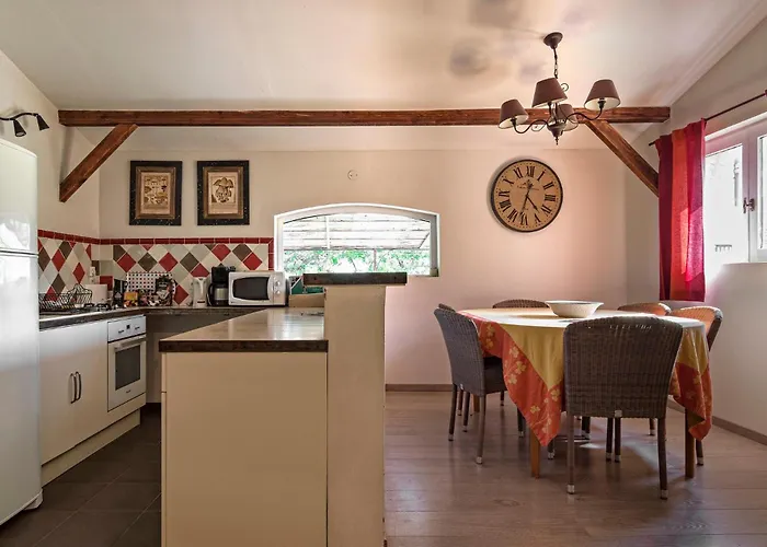 Les Maisons De Chante Oiseau Guest house 3*