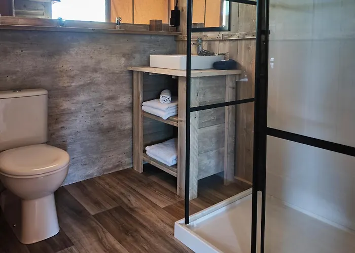 Les Maisons De Chante Oiseau Guest house