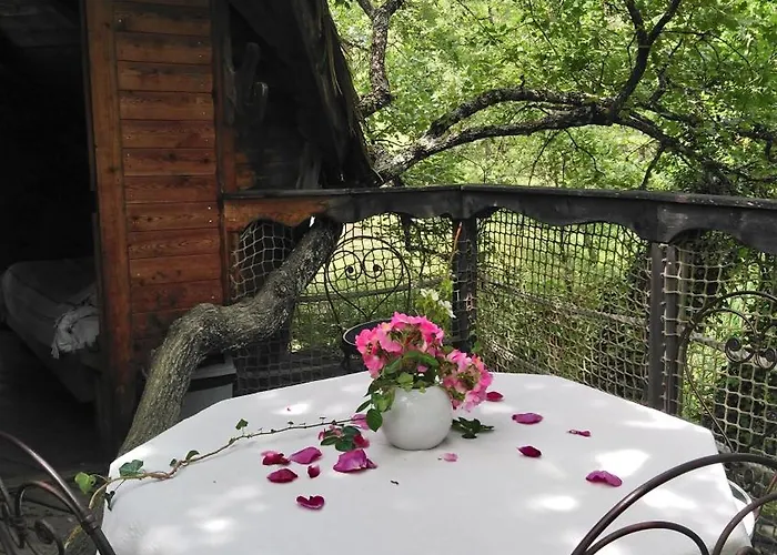 Les Maisons De Chante Oiseau Guest house