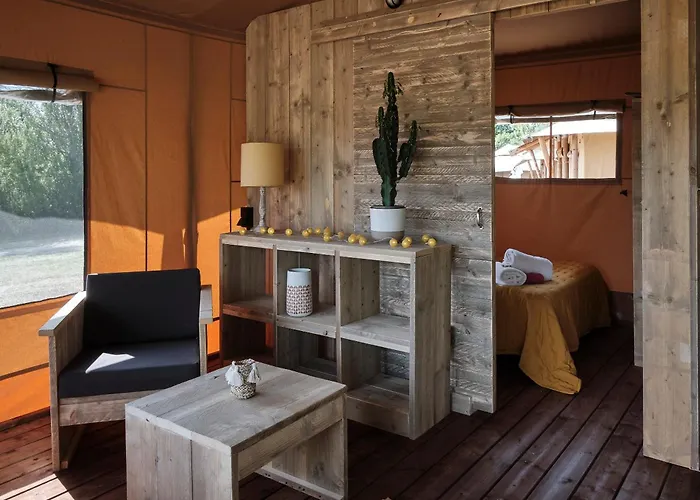 Les Maisons De Chante Oiseau