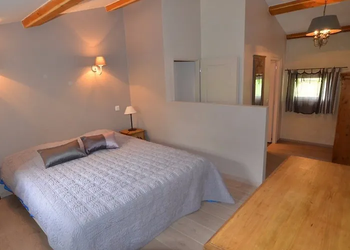 Les Maisons De Chante Oiseau Guest house Sigonce