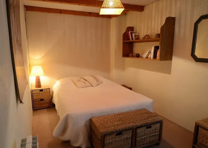 Guest house Les Maisons De Chante Oiseau 3*